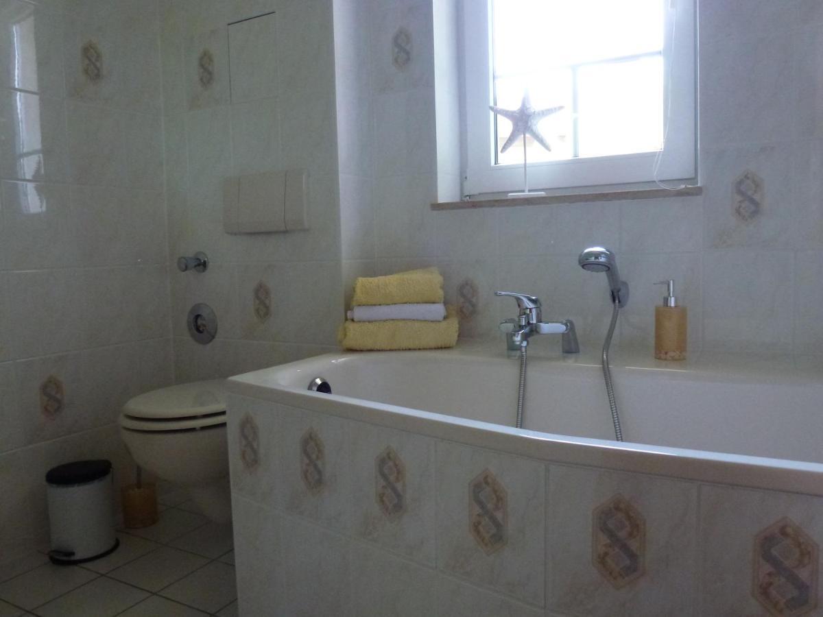 Haus Aquamarina - Fewo Mit Balkon ゼーバート・ヘリングスドルフ 部屋 写真